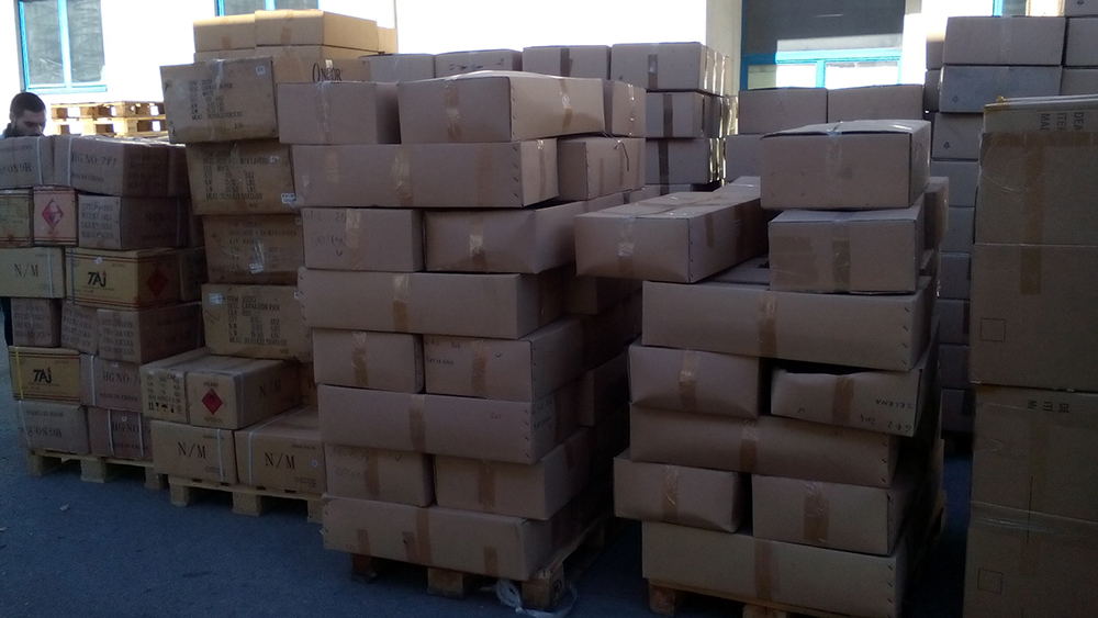 pakovanje i sortiranje stvari za selidbe